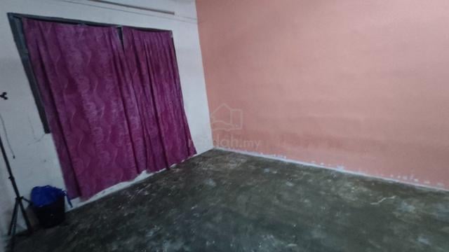 Rumah Pangsa Batu Berendam 1