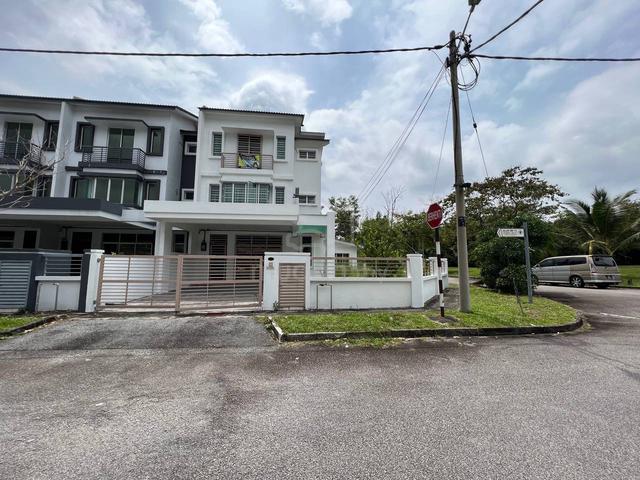 ⁠Big Land Corner Lot 2.5 Storey Kepayang Heights Seremban For Sale⁠ 1