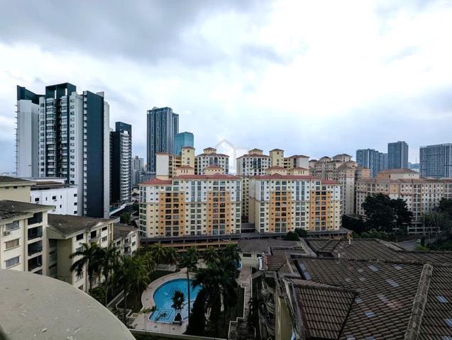 Bukit Awansari (OG Court) 1