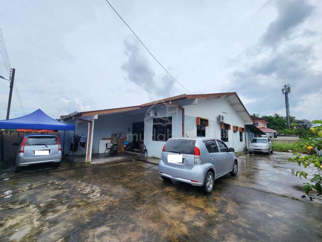 Huge Single Storey Corner for Sale @ 9mile 1