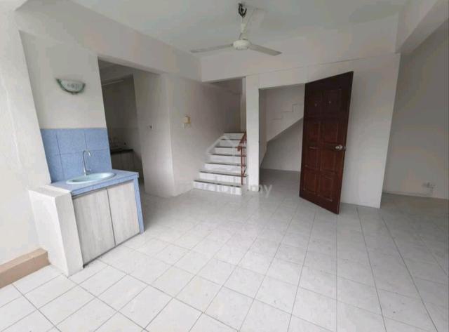 Sungai Ara Taman Tunas Muda Ground Floor Duplex Townhouse 1