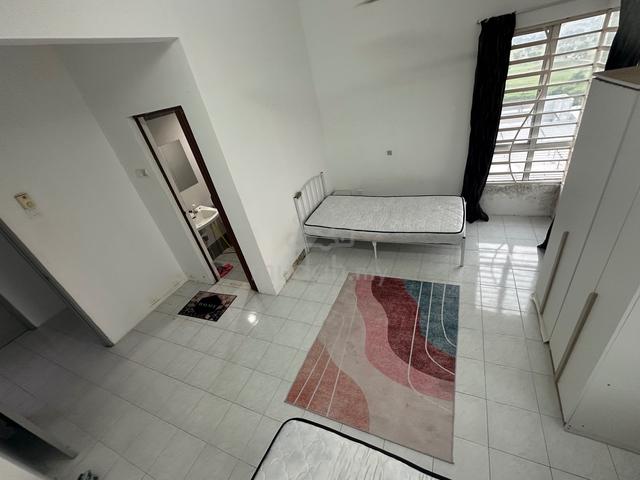 Bilik master untuk disewa (corner lot) - Villa Tropika Bangi 1
