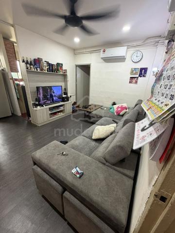 Rumah Pangsa Larkin ( Flat Larkin ) 1