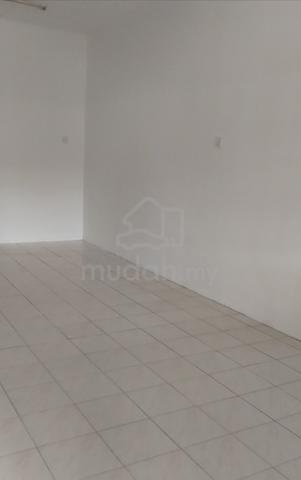 Rumah Teres (22x75) Untuk Dijual di Taman Chembong Utama N9 1