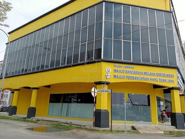 Melaka Baru, 3 storey end lot with size 2142 sqft for sale 1