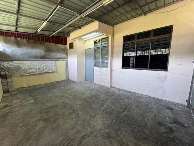 (Full Loan) Below Value Invest Near Ujong Pasir Extra Land GroundFloor 1