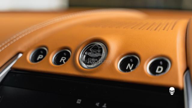 2022 Aston Martin DBX 4.0 (A) - 5