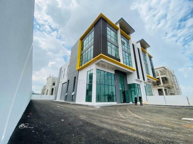 3 Storey Semi D Factory Cipta Serenia, Sepang for sale 1
