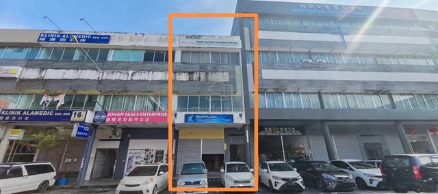 RM310K BELOW BANK VALUE ~5.4% ROI Commercial Shop House 7 Mile Kuching 1