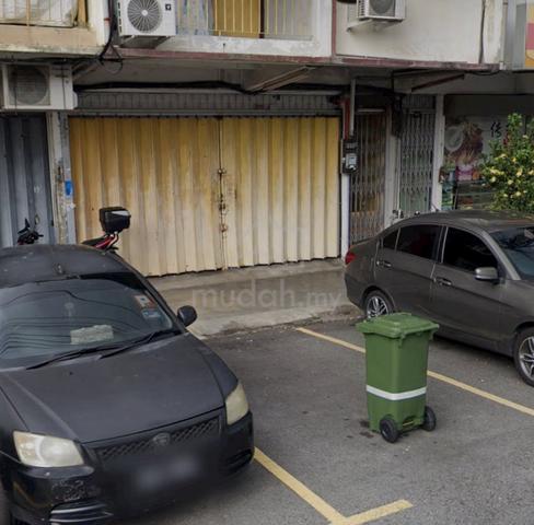 Jalan Tunku 2, Taman salak selatan 1