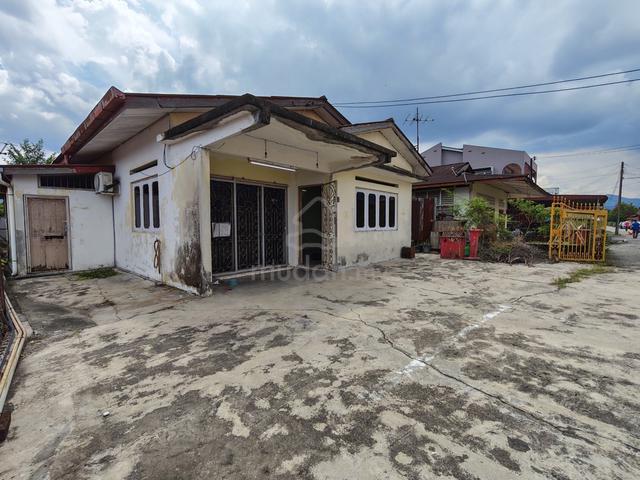 Buntong @ Ipoh / 1 Storey Bungalow Village House / 40x90 / 6R2B /North 1