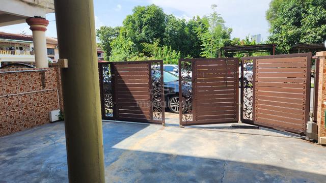 2-sty House, Face Field, Sought After Location @ Taman Kota Laksamana 1