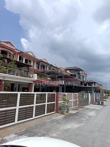 2.5 Storey Terrace, Taman Tanjung Indah, Raja Uda, Butterworth 1