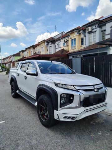 2018 Mitsubishi TRITON 2.4 VGT A/T PREMIUM (A) - 1