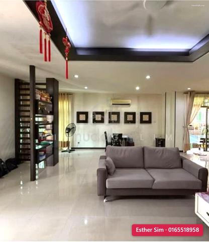 Rare Luxury Bungalow House with big land and car porch in Raja Uda. 1