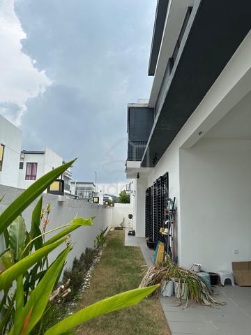 [End Lot][EV charger]Semi Furnished Resort Residence 1 for Sale 1