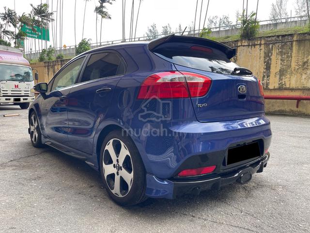 2014 Kia Rio 1.4 SX Sunroof Stylish Hatchback - 2