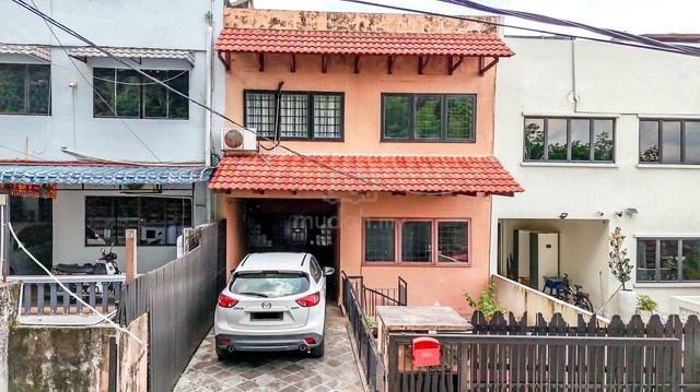 RARE UNIT! RENOVATED 3.5 Storey Terrace Taman Kesuma, Ampang 1