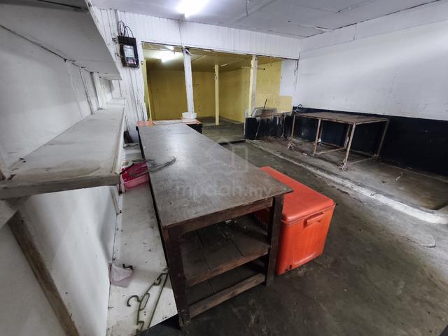 Retail store for rent  1