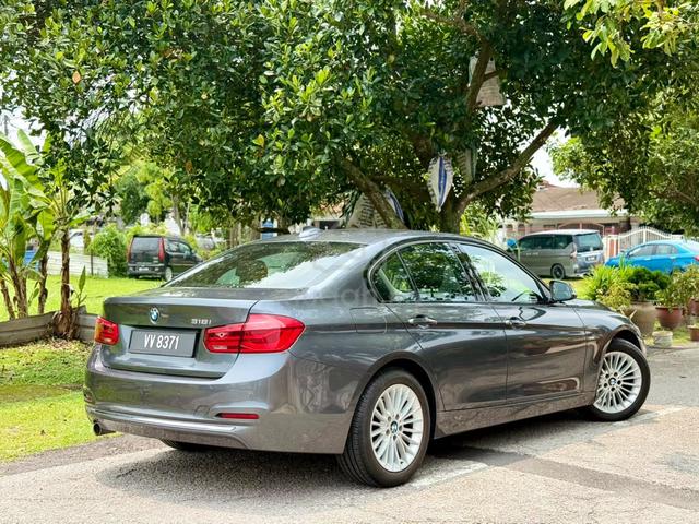 ON THE ROAD 2017 Bmw 3 SERIES 1.5 18I(CKD) F30 - 4