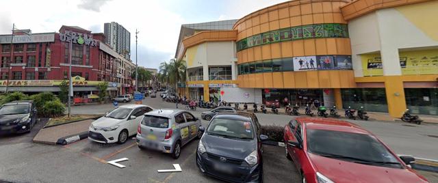 Bandar Kajang, Ground floor shop opposite Metro Kajang, renovated 1