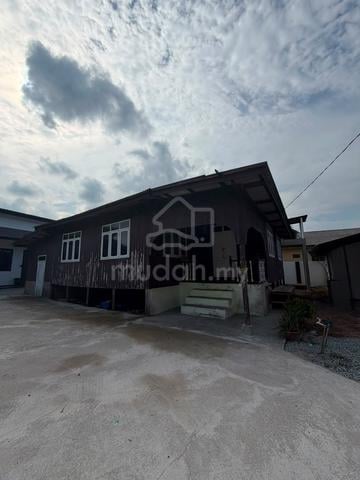 Rumah Kampung Kubang Ikan Untuk Disewa 1
