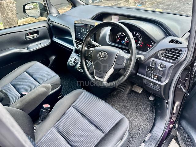 2017 Toyota NOAH 2.0 SI (A) - 4