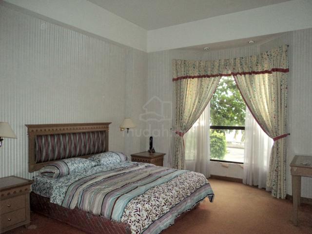 Riviera Bay Resort Condominium 1