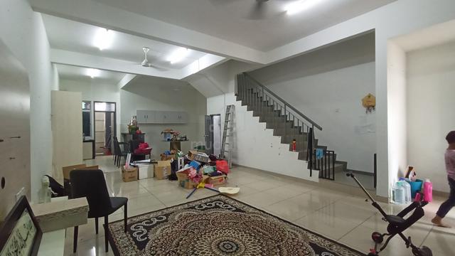 Teres 2 Tingkat Bandar Warisan Puteri, Presint 6, Seremban, Sikamat 2