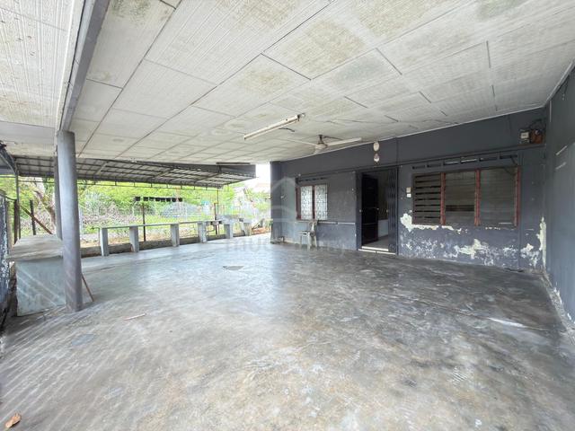 Full Loan Senai Taman Bahagia Single Storey Corner 31x84 Unblock View 1