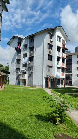 Flat Taman Molek 1