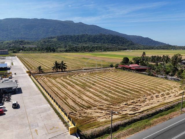 Tanah Tepi Jalan Sesuai Station Minyak, Shoplot Commercial, Drive Thru 1