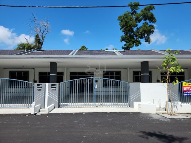 Rumah Teres 1 Tingkat Di Ketapang, Pekan 1