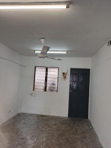 Pandan Indah Flat (Rumah Pangsa 610) 1