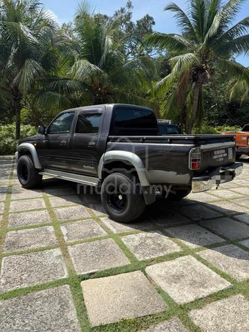 2004 Toyota HILUX 2.5 DOUBLE CAB AUTO - 4