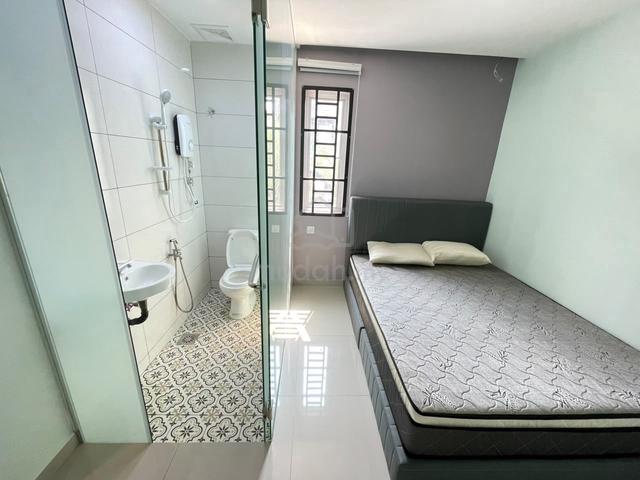 Brand New Master Room for Rent (Near CIQ & KSL City Mall,Tmn Abad) 1