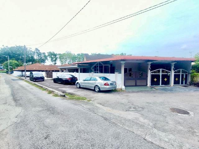 Renovated Corner Lot Teres Setingkat Taman Merbok Bukit Katil Melaka 1