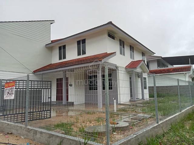 Semi-D 2 Tingkat Bandar Tanah Merah 1