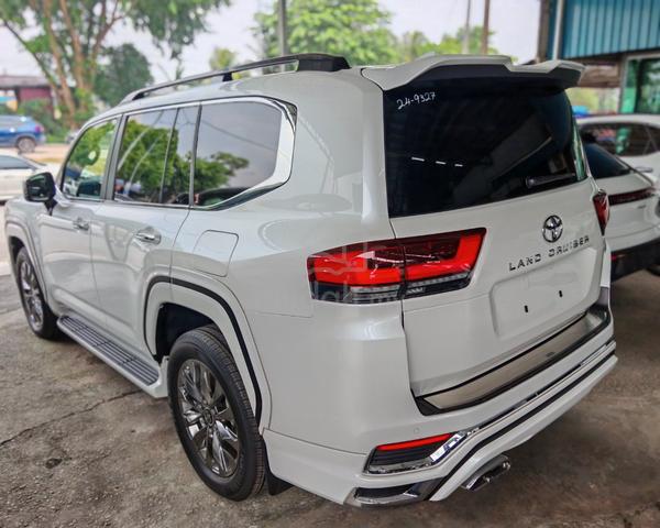 2024 Toyota LANDCRUISER 3.4 ZX FJA300W (A) - 5