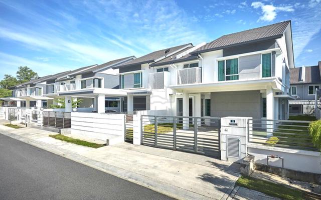 Nilai Corner unit (26x75 Fully Furnished Freehold) Below Market Value! 1