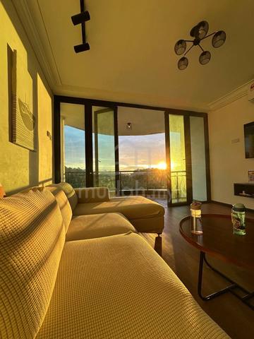 Venice Hill 1