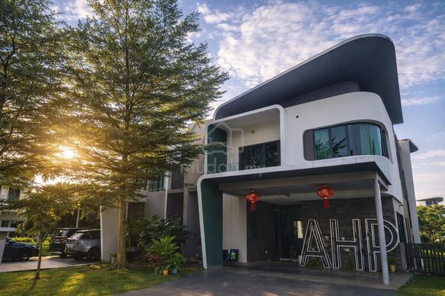 2-storey Semi-detached Lepironia Gardens 1