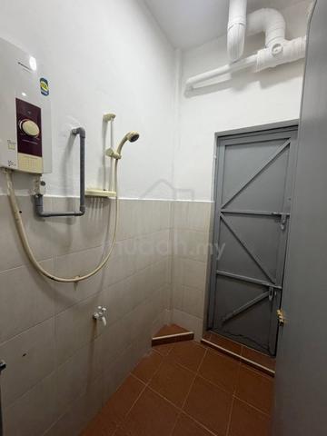 Flat Taman Seri Damansara, Pekan Nanas 1