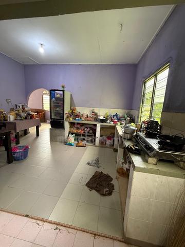 Rumah beserta tanah 1 ekar kota tinggi kg temenin 5