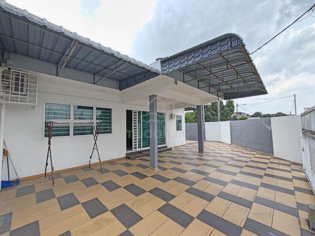 Pasir Puteh, Single Storey Terrace House (Corner Lot) For Rent 1