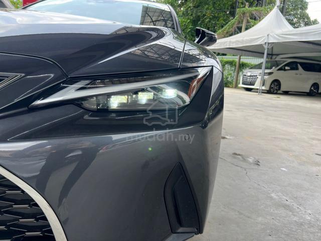 2021 Lexus IS300 2.0 Luxury Turbo 7k Km Sunroof VL - 4