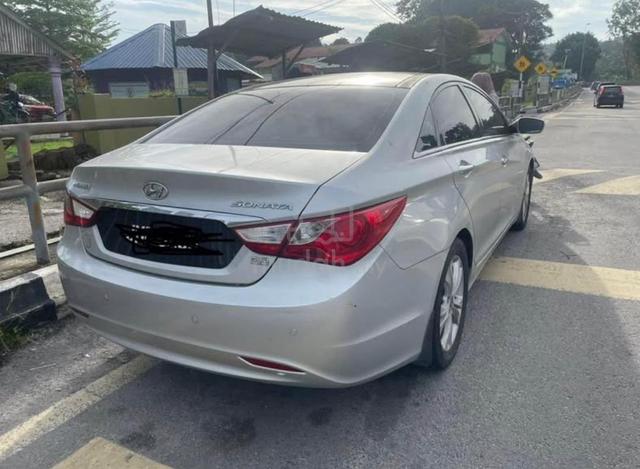 2010 Hyundai SONATA 2.0 THETA II STANDARD SPEC YF - 2