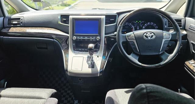 Toyota VELLFIRE 3.5 ZG S/ROOF P/BOOT PILOT M/SEAT - 4