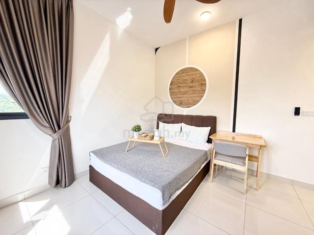 Females unit master room available now near mrt taman pertama 1