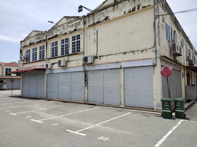 CORNER LOT Ground Floor Shoplot at Bera FOR RENT!!! 2